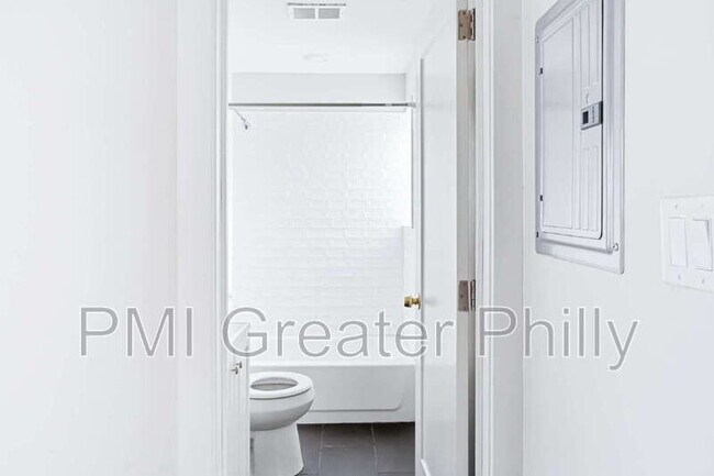 Foto del edificio - 332 N 62nd St