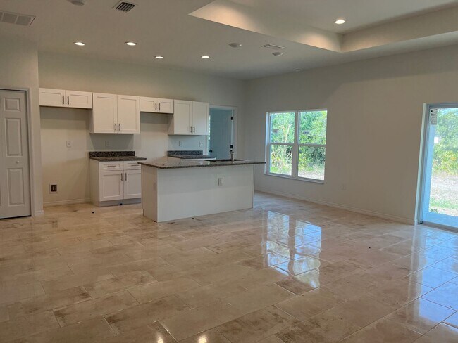 Foto del edificio - Brand New Construction-Large 3 bedroom, 2 ...