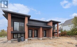 Building Photo - 897-897 Laurier St