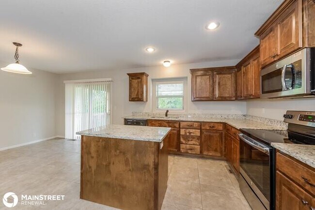 Building Photo - 407 Golfview Dr, Pleasant Hill, MO 64080