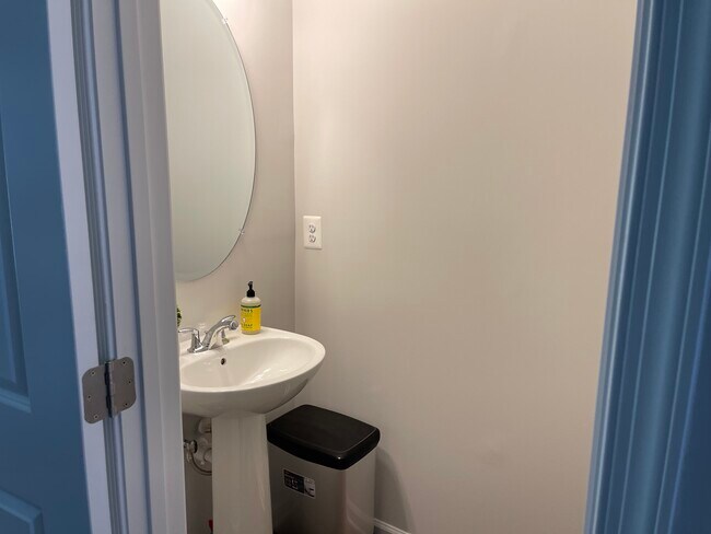 Foto del edificio - 9236 St. Charles Cir