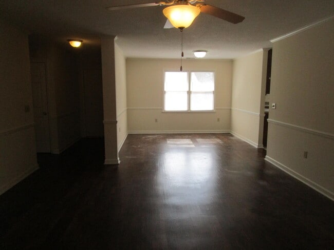 Foto del edificio - 110 Delorme Ct