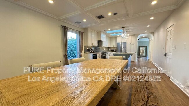 Foto del edificio - 8561 Clifton Way