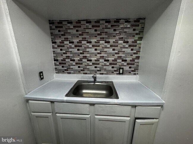 Foto del edificio - 323 E Vine St