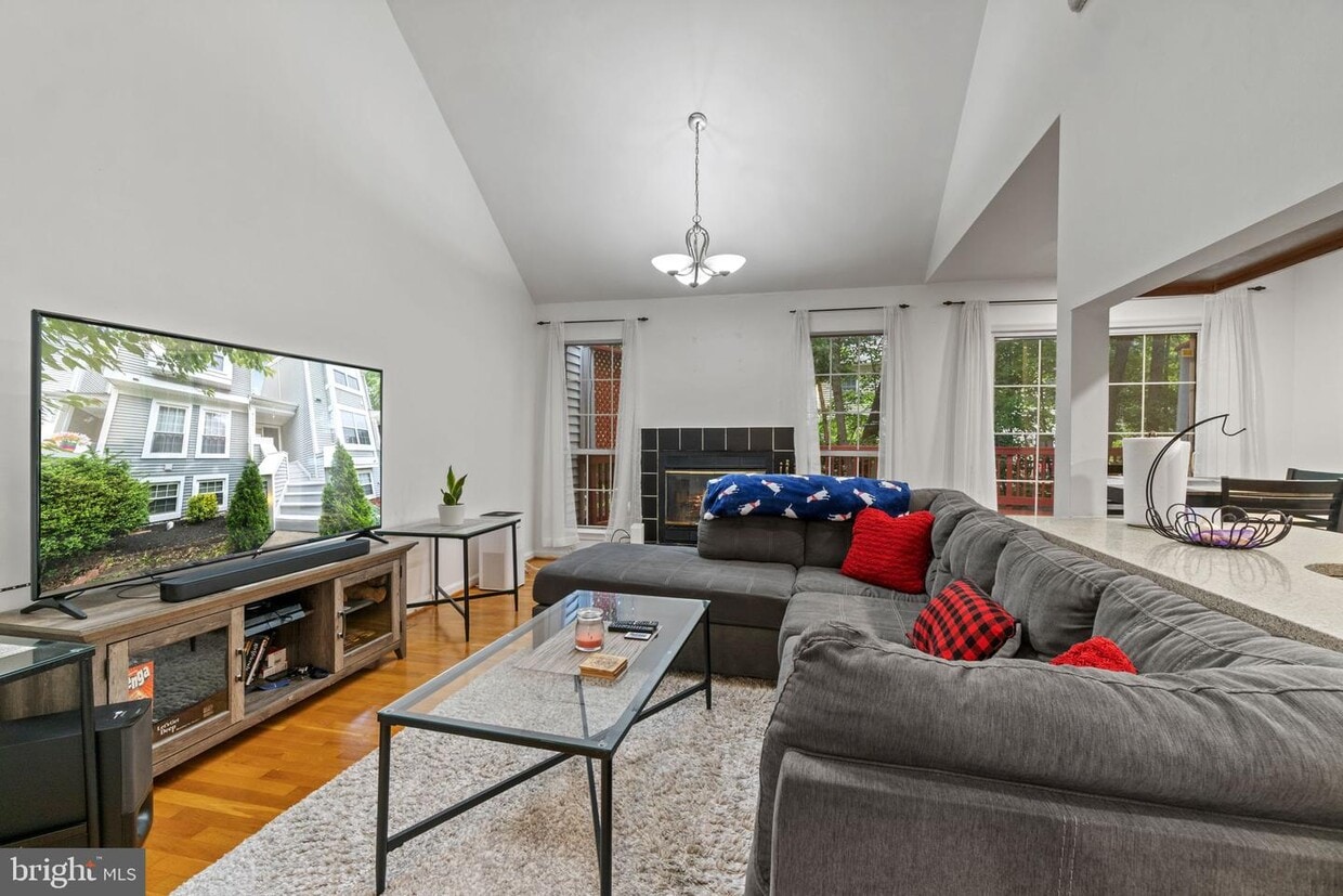 6111 Stonepath Cir, Centreville, VA 20120 Townhome Rentals in