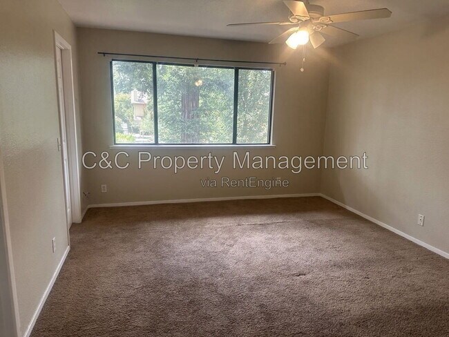 Foto del edificio - 4875 N Backer Ave