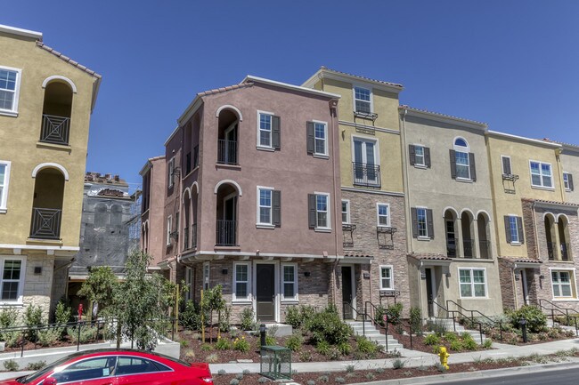 Foto del edificio - Brand new home luxury home with bonus room!