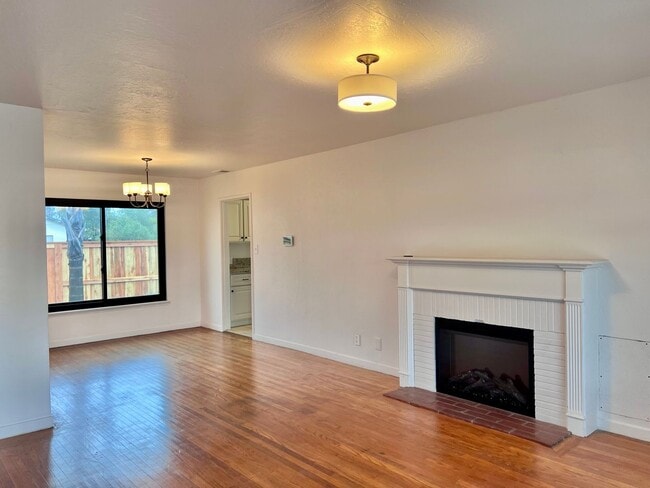 Foto del edificio - 3 Bed / 1.5 Bath | Thornwood Terrace Home ...