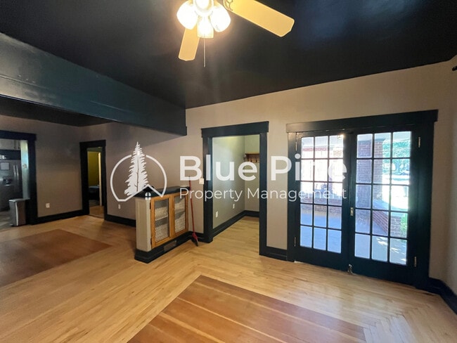 Building Photo - 542 K St