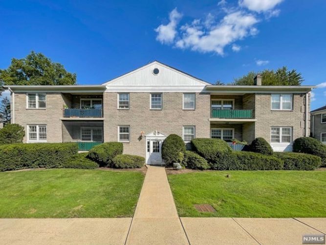 135167 S Maple Ave Unit 143 D, Ridgewood, NJ 07450 Apartment for