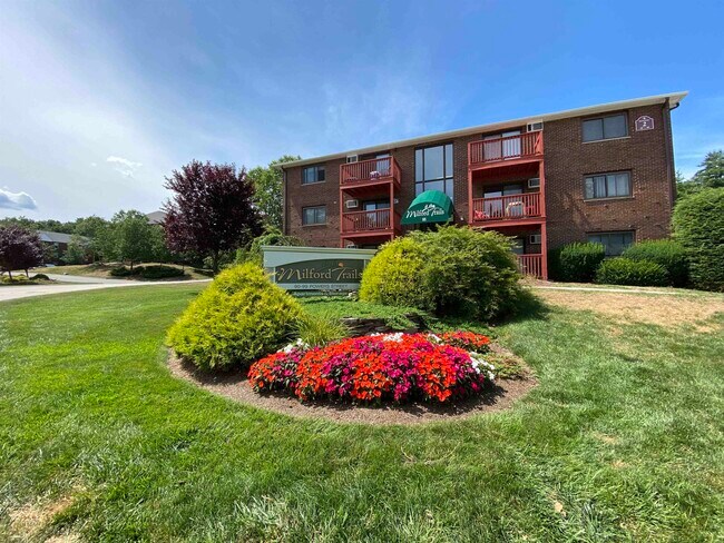 Building Photo - 99 Powers St