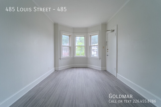 Building Photo - Main floor renovated unit close to downtown