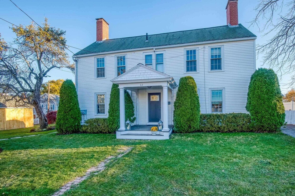 Primary Photo - 62 Kane St