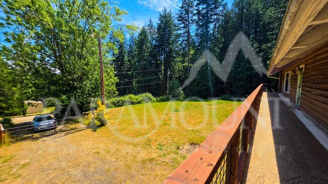 Foto del edificio - Spacious Log Home with Acreage!