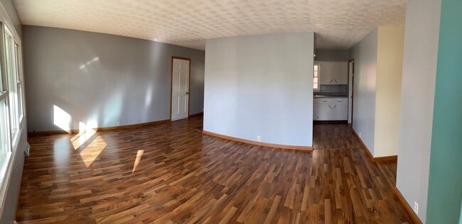 Living Room - 620 Lawrence Dr