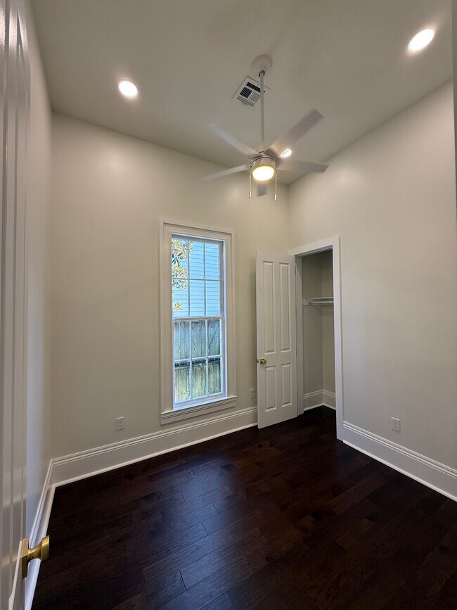 Foto del edificio - 1421 Thalia St