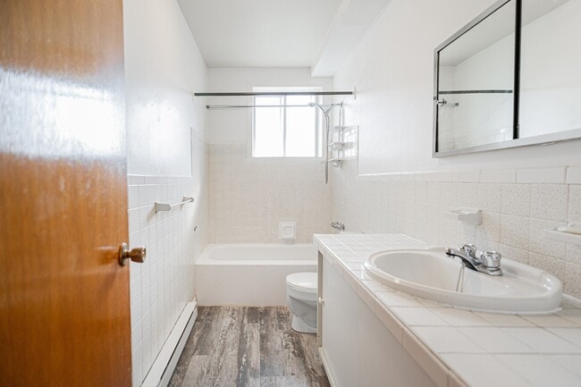 Photo du bâtiment - 281-17e 17e Avenue N