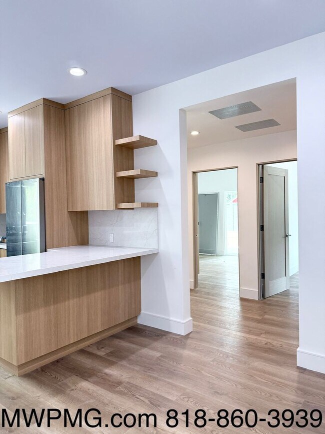 Foto del edificio - 14028-14030 Bessemer St.