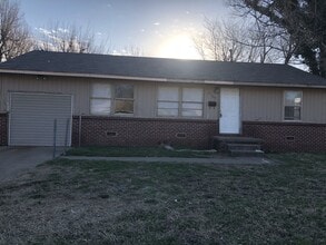 Building Photo - 3167 N Lansing Pl