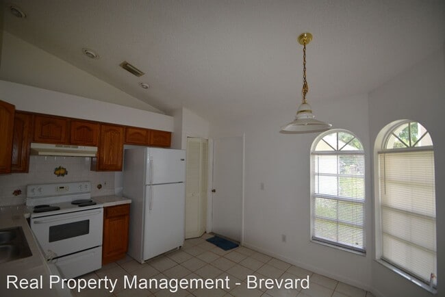 Building Photo - 3 br, 2 bath House - 1376 Zanzibar Road SE