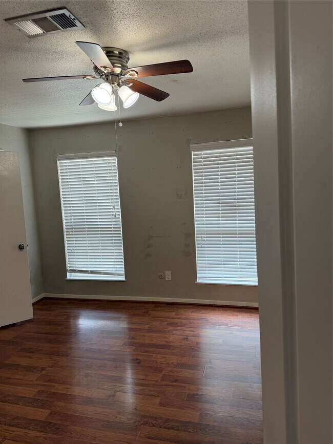 Building Photo - 1116 Murrayhill Dr