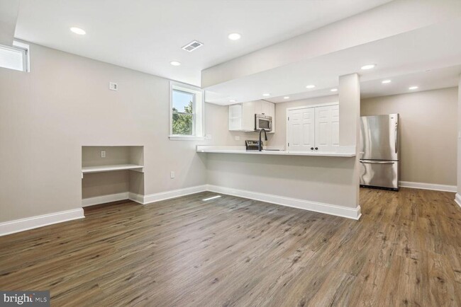 Building Photo - 5101 Ilchester Woods Way