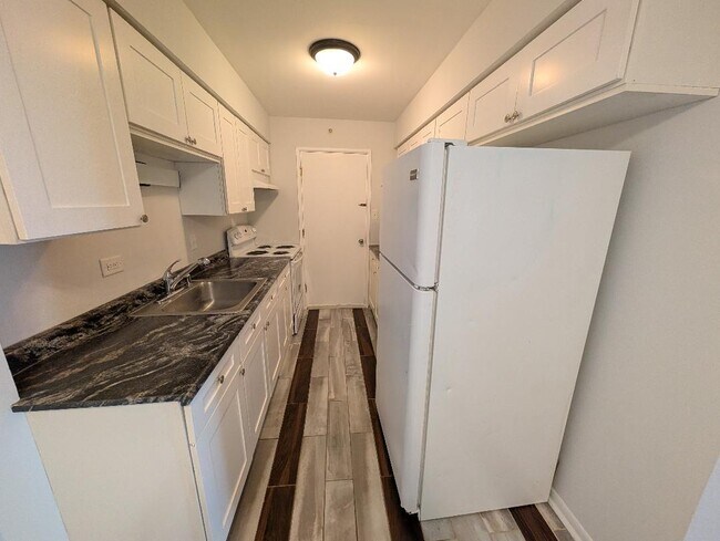 Foto del edificio - 17515 Sandalwood Dr