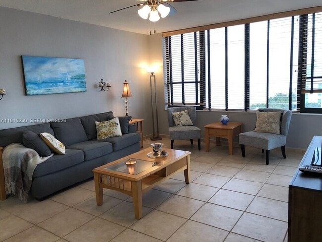 Building Photo - 3505 S Ocean Dr