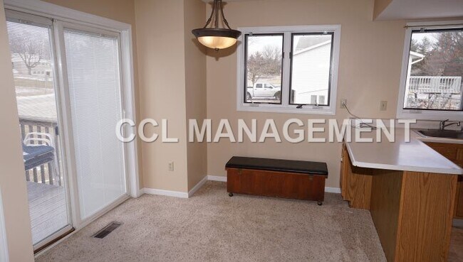 Foto del edificio - 2704 Norwich St