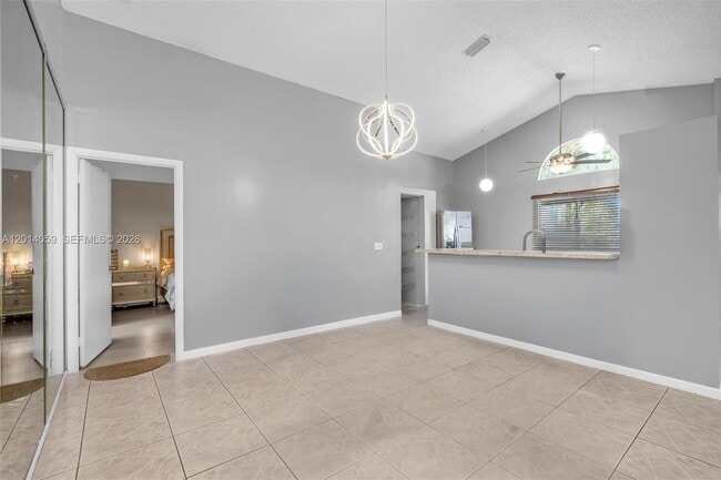 Foto del edificio - 1308 E Glen Oak Rd