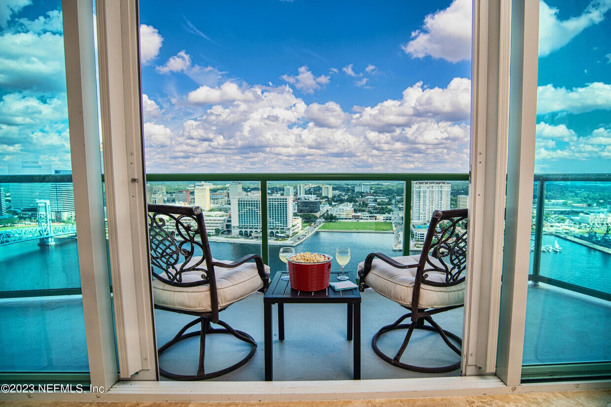 Foto principal - 1431 Riverplace Blvd