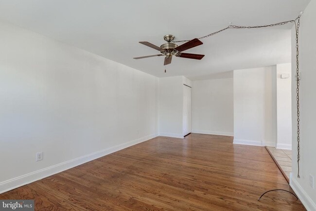 Building Photo - 5448 Hermit Terrace