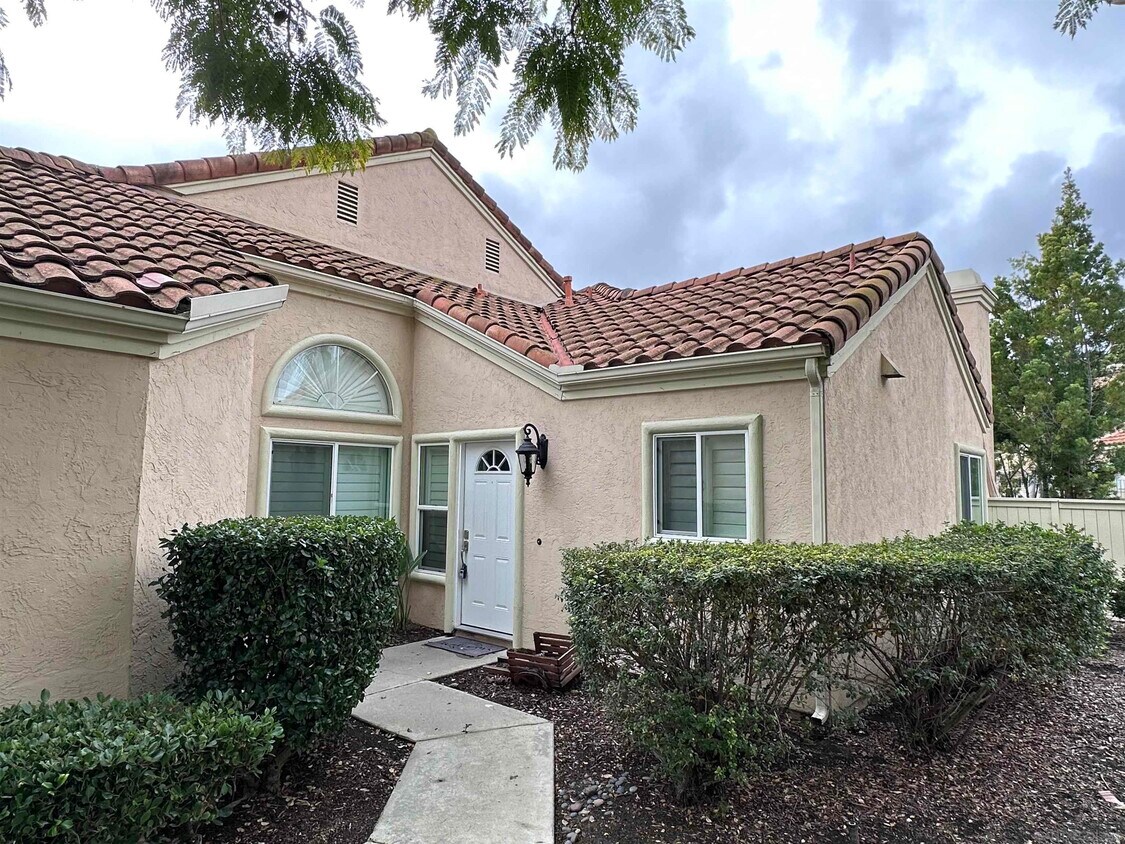 700 Edgewater Dr Unit F, Chula Vista, CA 91913 Condo for Rent in