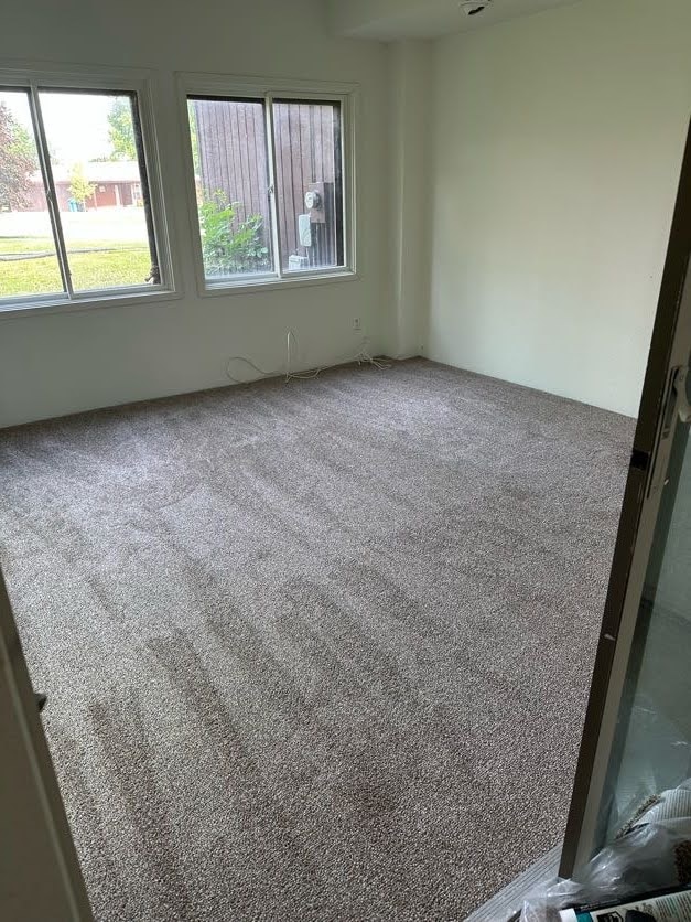 Three Season Room - 314 E Verleen Ave