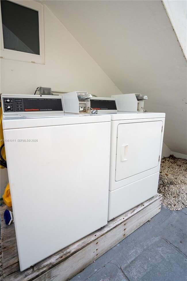 Building Photo - 8330 Byron Ave