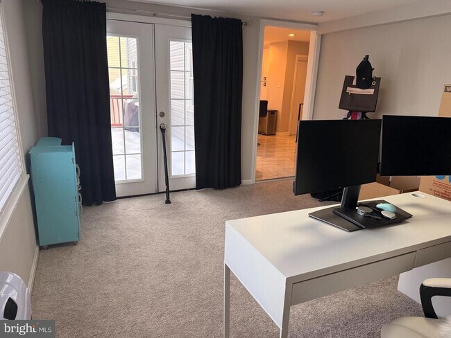 Foto del edificio - 2102 Willowtree Ln