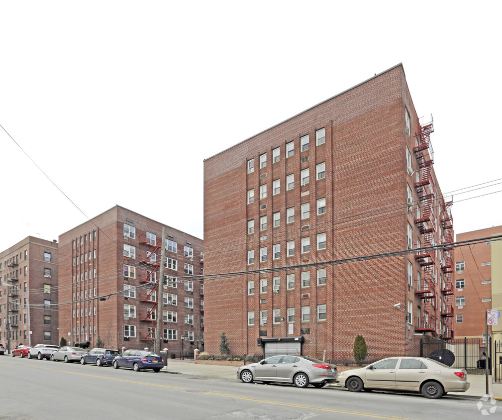 Primary Photo - 3314 Parsons Blvd