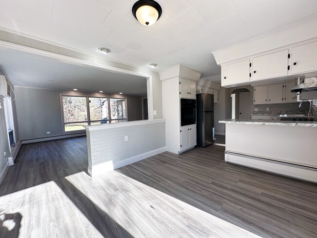 Foto del edificio - 157 Hallowell Rd