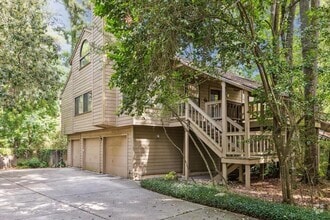 Building Photo - 64 Cokeberry Ct