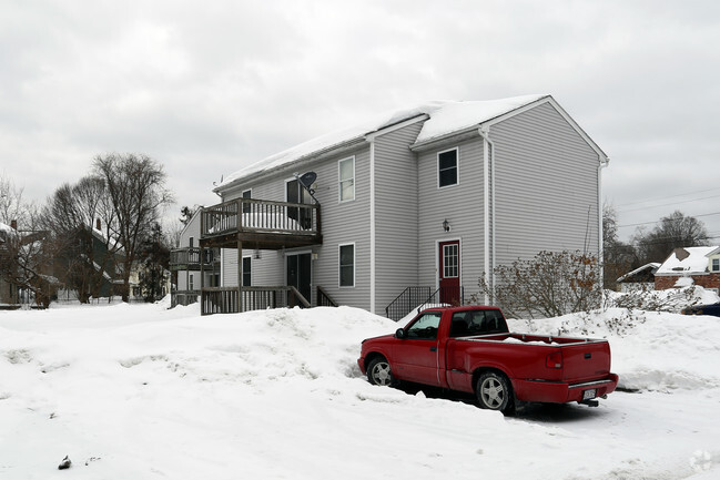 Building Photo - 7-13 Farnum St