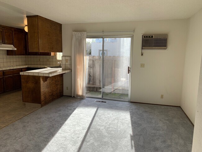 Foto del edificio - 1360 Jonathan St