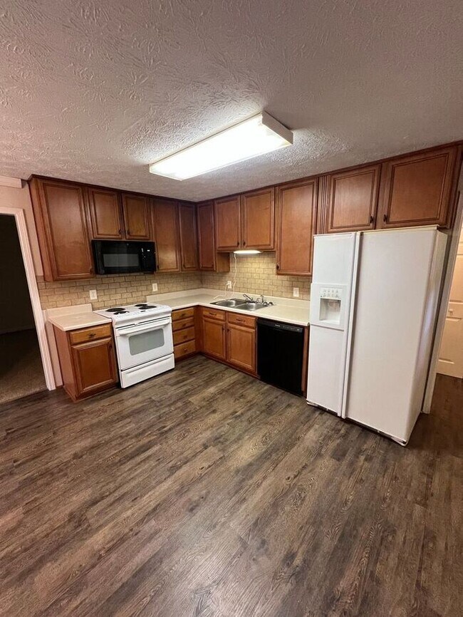 Foto del edificio - !!!WARNING: AVOID SCAMS CONFIRM RENTAL AT ...
