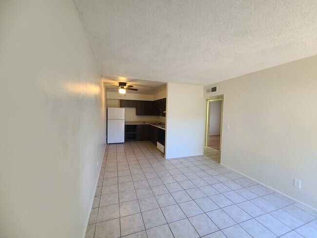 Foto del edificio - 1420 N Evergreen St