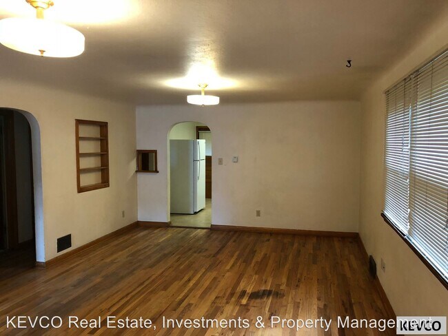 Building Photo - 2 br, 1 bath Apartment - 323 E Prospect Rd