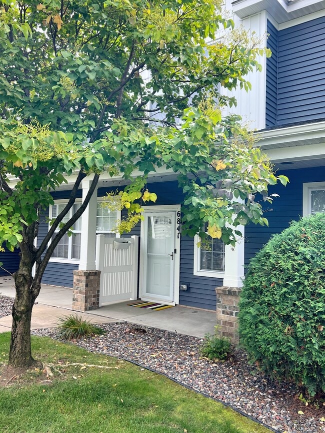 Building Photo - 6841 Narcissus Ln N