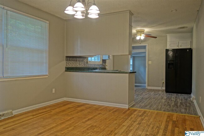 Building Photo - 7805 SW Hilton Dr