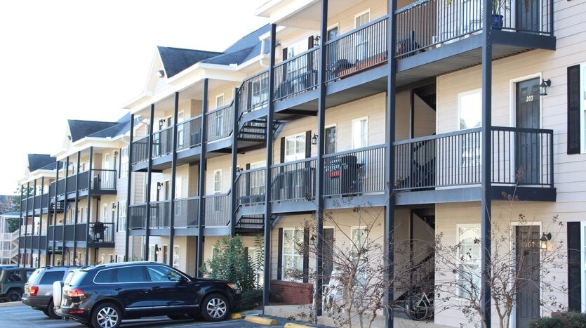 Foto principal - Glen Oaks Condominiums