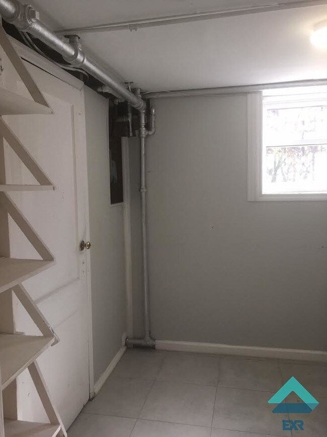 Foto del edificio - 689 Linden Blvd