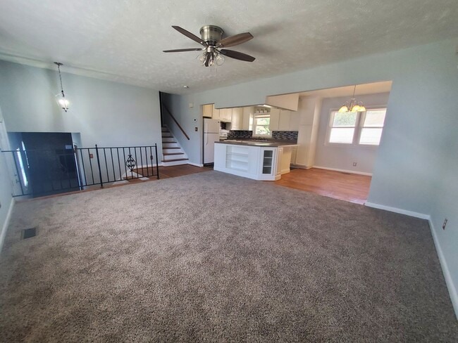 Building Photo - 1507 Grandview Dr