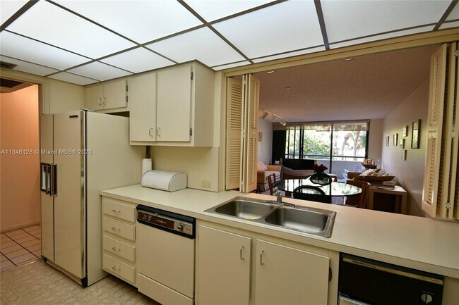 Foto del edificio - 170 Ocean Ln Dr